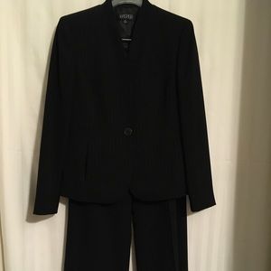 Kasper 3 Pc Pant Suit Sz 6 P Black Pinstripe